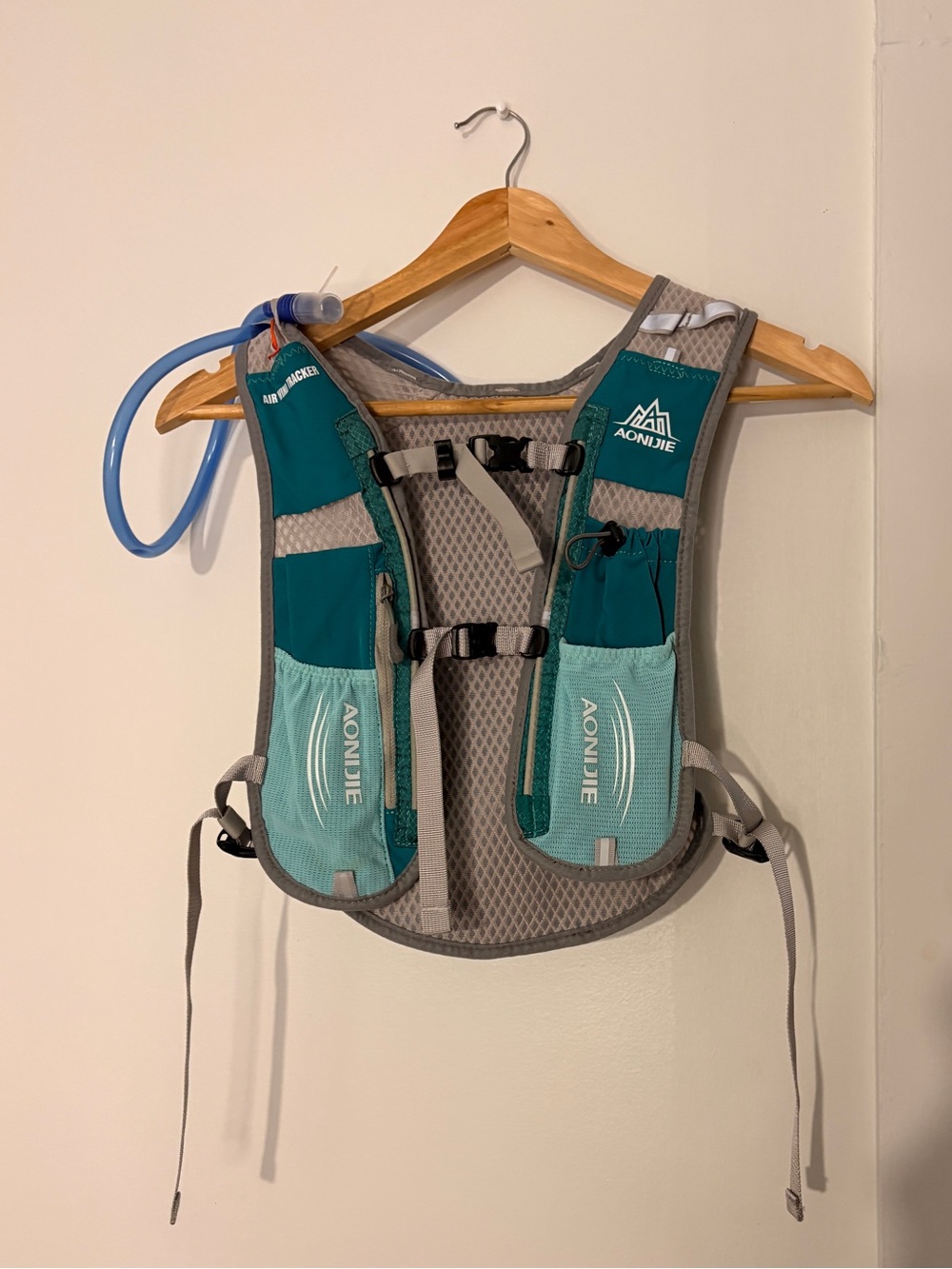 AONIJIE Hydration Pack Vest for Hiking and Running